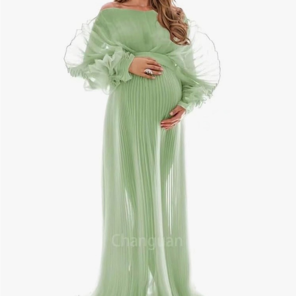 Elegant Pleated Maternity Dress - Picture 5 of 6
